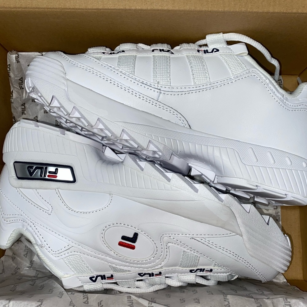 Women’s Fila D-Formation White Sneaker size 9 - Picture 3 of 7
